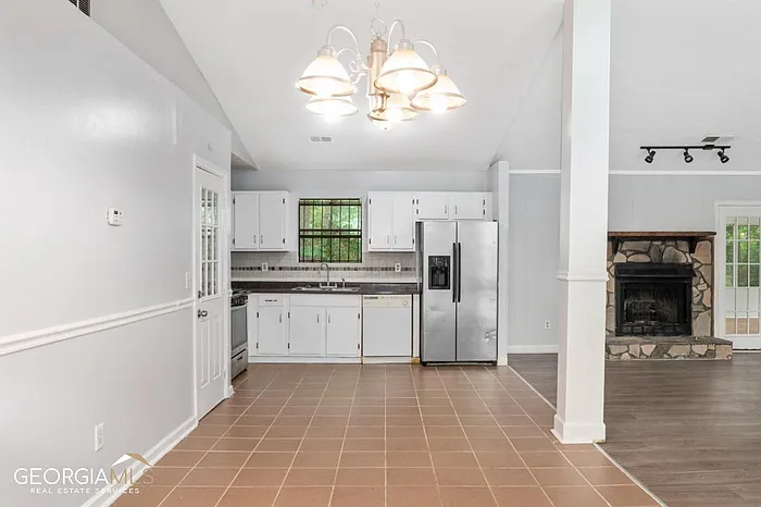 5825 Vernier Dr — Photo 12