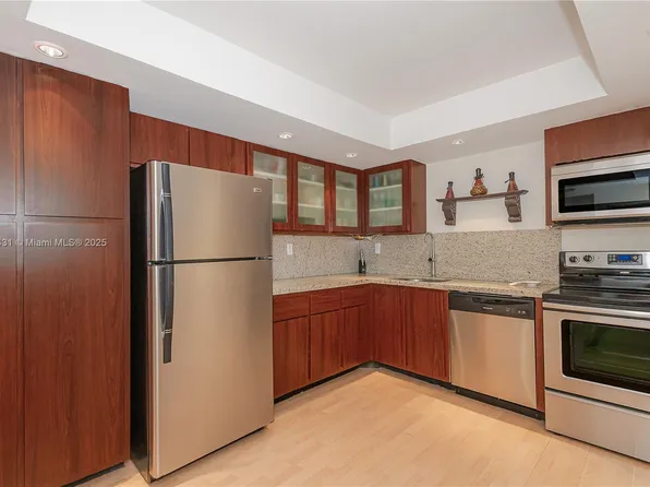 400 Leslie Dr APT 923, Hallandale Beach, FL 33009