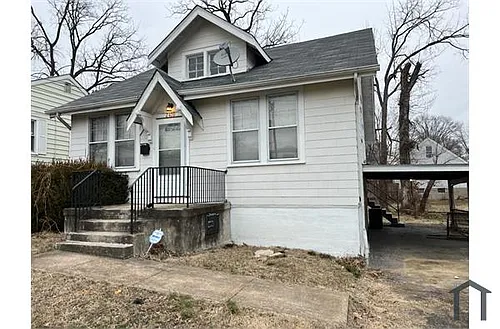 2409 McLaran Ave Photo 1