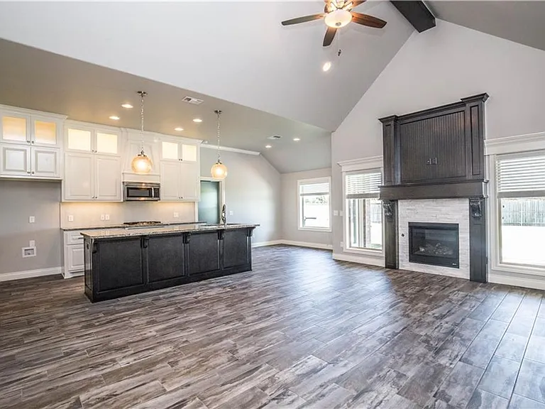 2024 Sweetgrass Cir — Photo 4