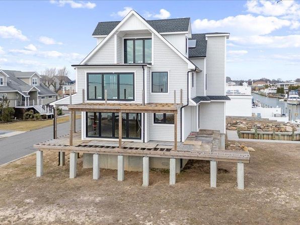 167 Araca Road, Babylon, NY 11702