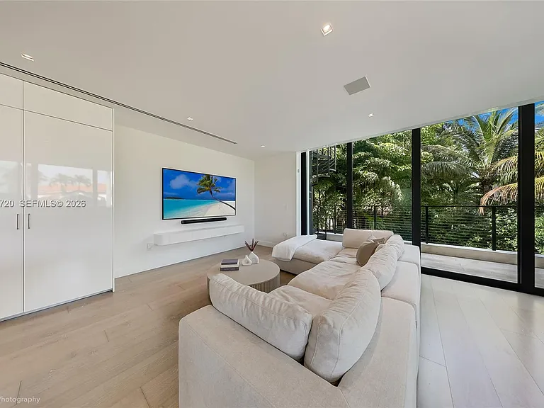420 N Hibiscus Dr — Photo 7