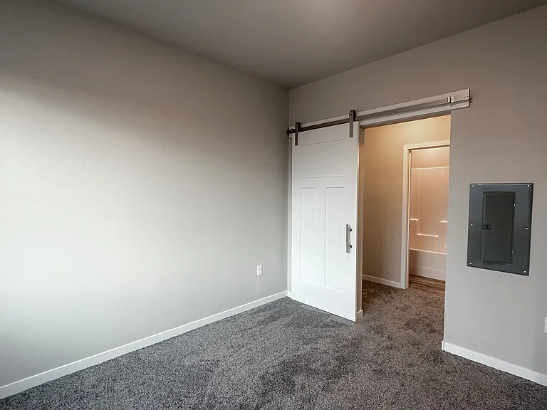 Creekside Apartment Homes — Photo 11