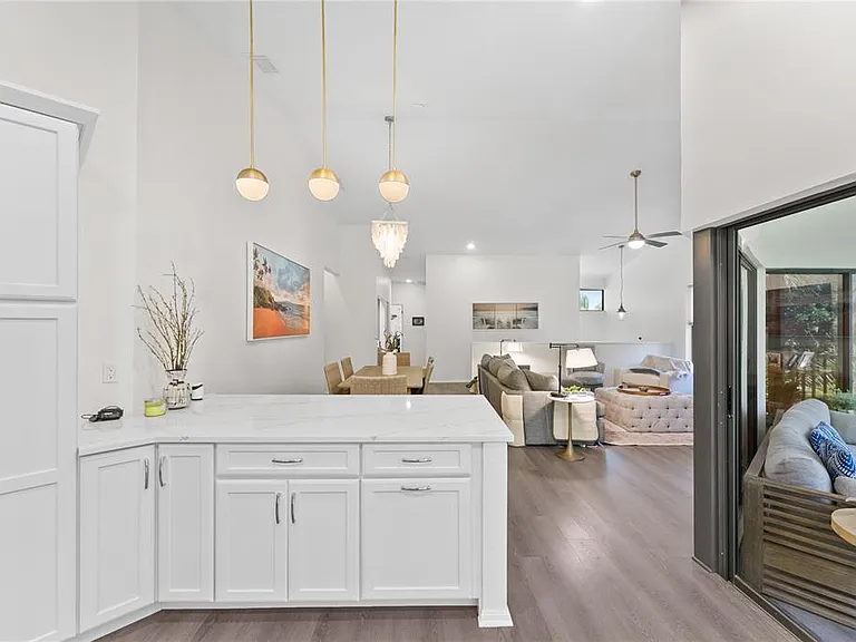 1714 Starling Dr #201 — Photo 13