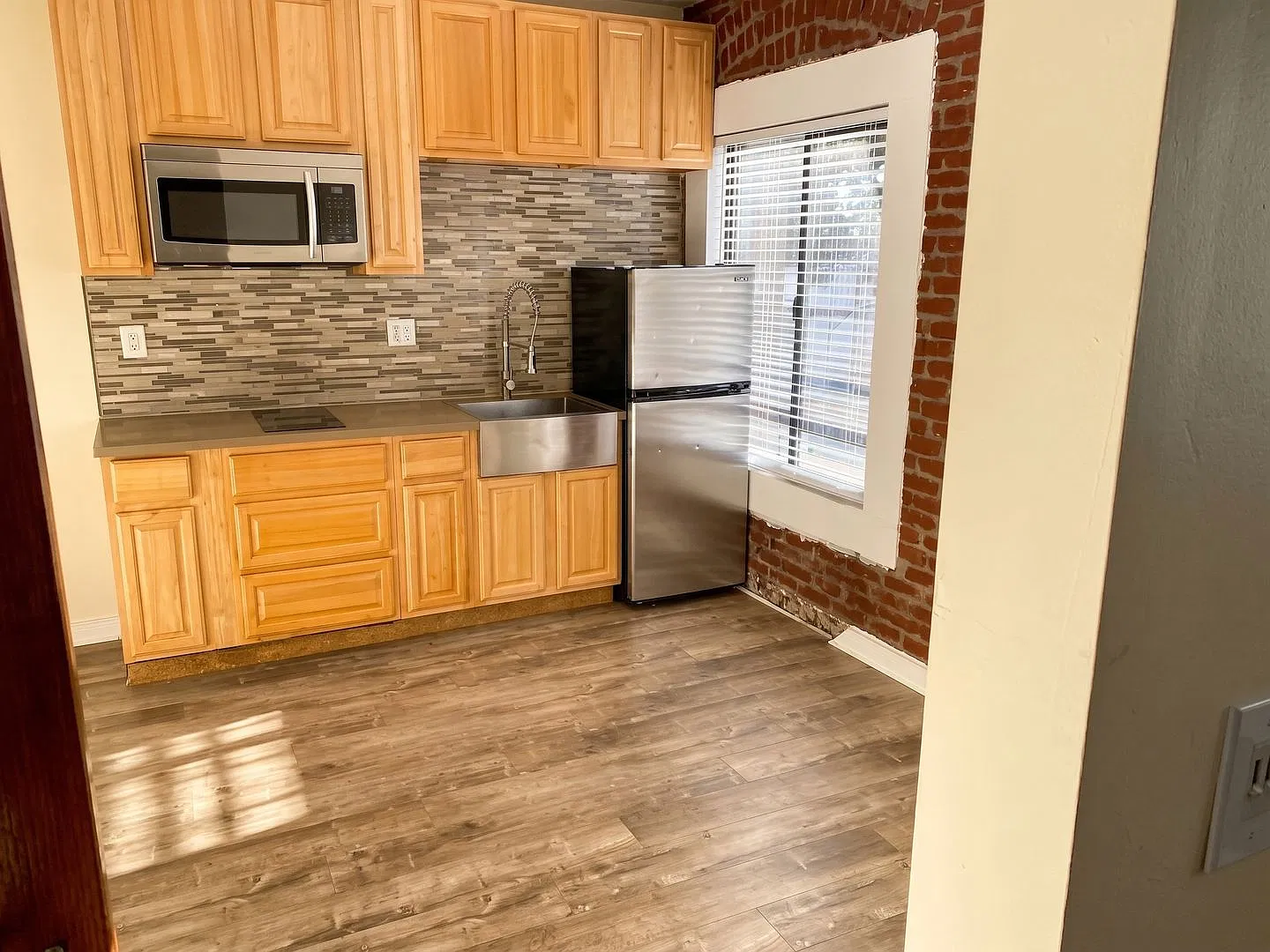 1 bed, 1.0 bath, 350 sqft, $1,650 — Photo 2