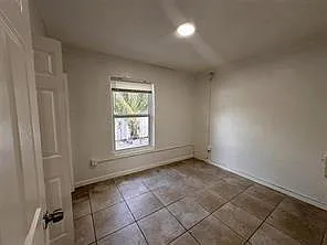 728 SW 6th St #1 — Photo 11
