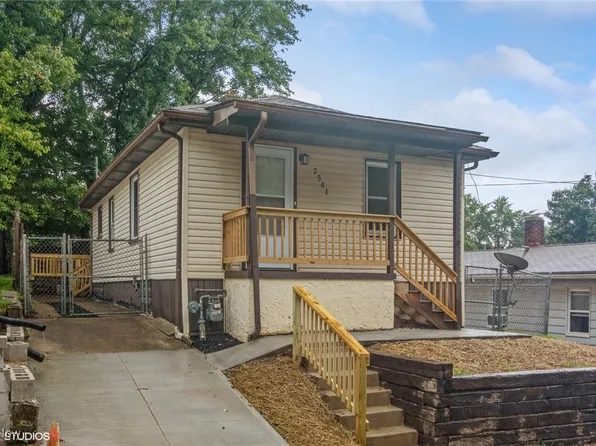 2561 Mountain View Ave, Lakemore, OH 44250
