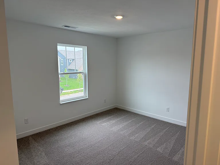 411 Eisenhower St — Photo 26