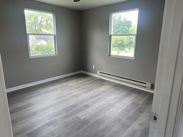 1794 Gault St — Photo 3