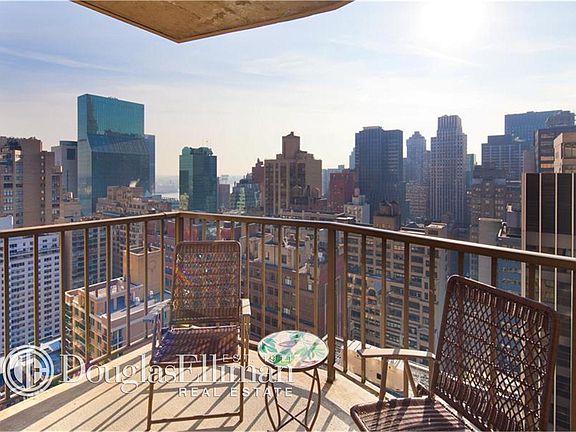 3rd image of 211 E 46th St #32H