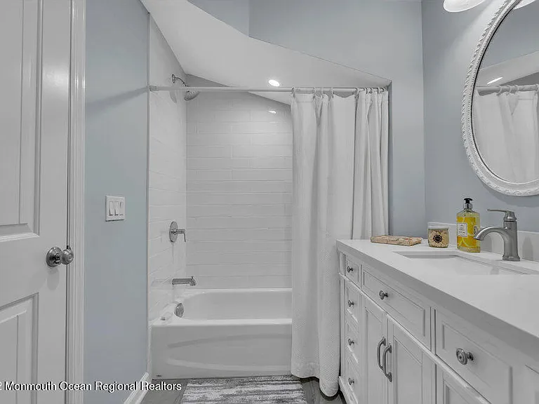 368 1st Ave — Photo 27