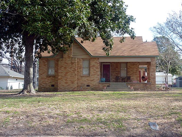 1st image of 703 Saint Thomas Dr