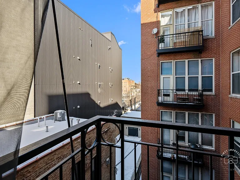 1500 W Monroe St #409 — Photo 14