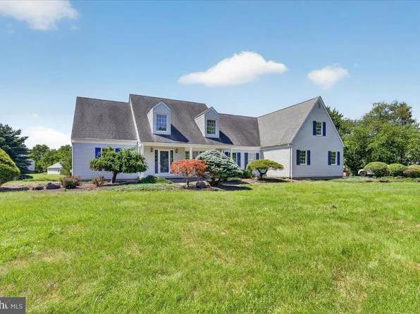 17 Huntington Dr, Princeton Junction, NJ 08550