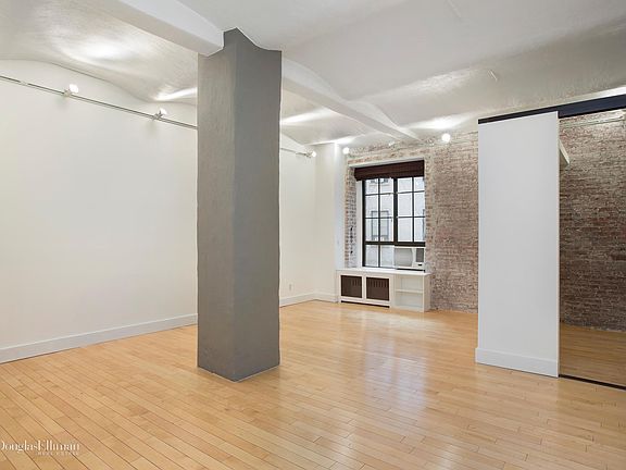 2nd image of 726 Greenwich St #2E
