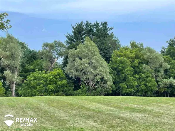 Whisper Ridge Dr, Burton, MI 48509