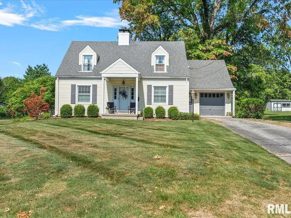 525 Woodland Pl, Jacksonville, IL 62650