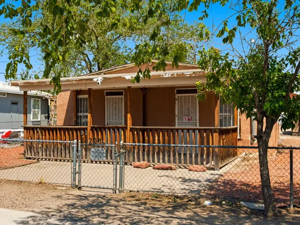 1204 John St SE, Albuquerque, NM 87102