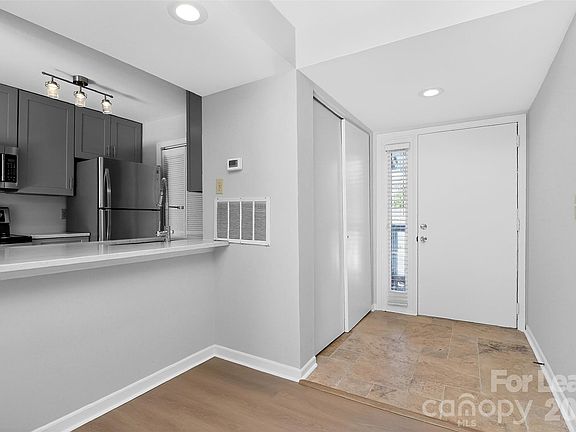 4th image of 11029 Harrowfield Rd