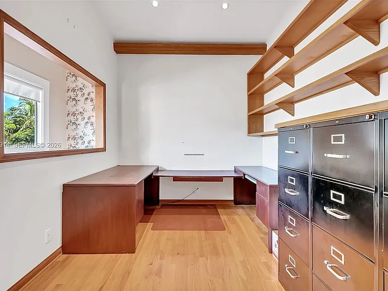 325 Bontona Ave — Photo 21