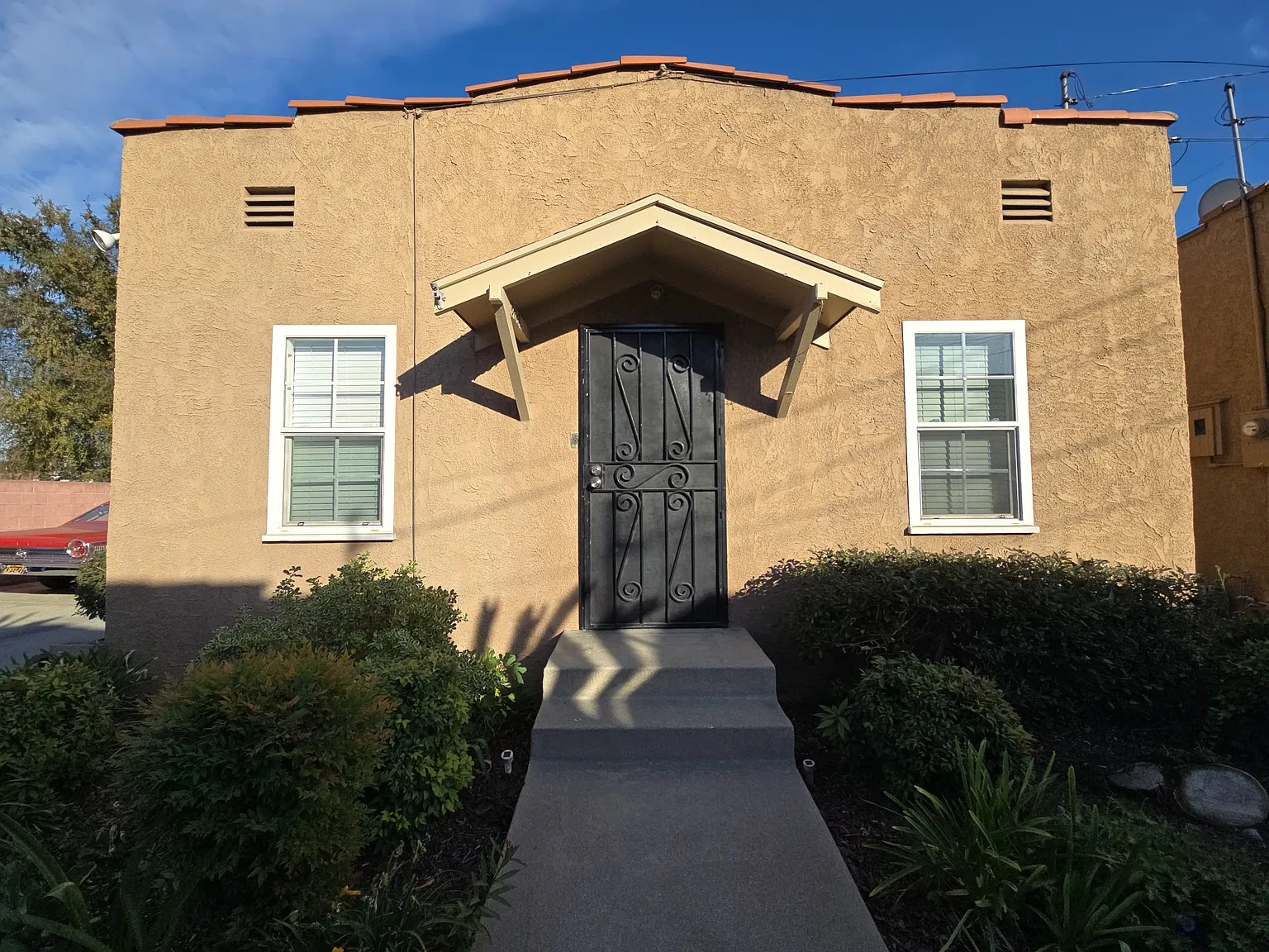 2 bed, 500 sqft, $2,500 — Photo 1