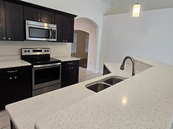 3rd image of 6475 SW 51st Ter