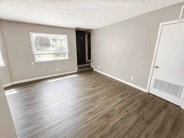 2036 Catalpa Dr #B — Photo 8
