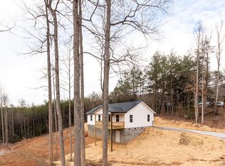 672 Piney Grove Rd, Franklin, NC 28734