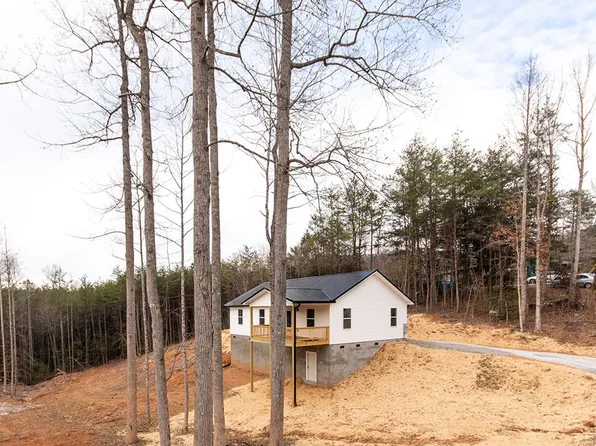672 Piney Grove Rd, Franklin, NC 28734