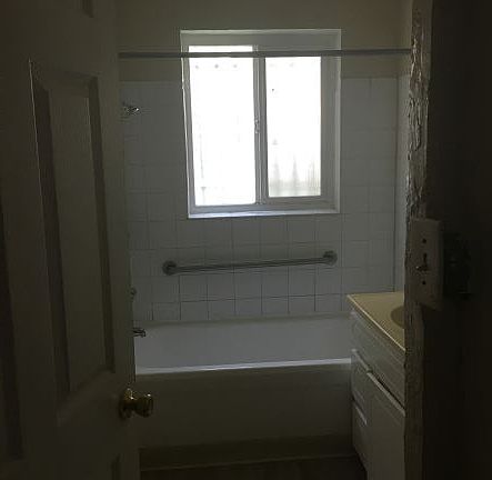 5th image of 816 W Colden Ave