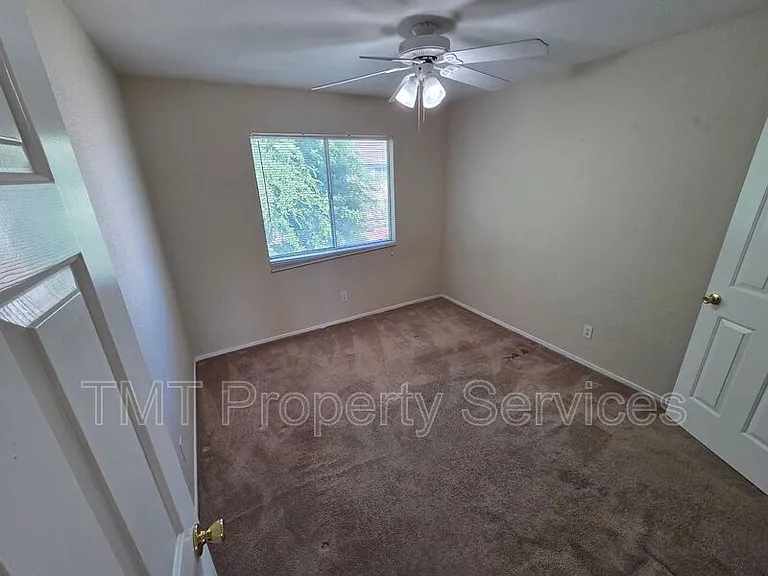 1717 Providence Way — Photo 34
