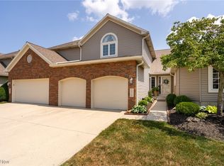 270 English Lakes Blvd, Amherst, OH