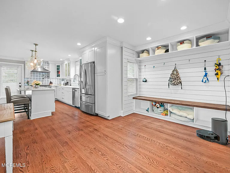 57 Villa Pl — Photo 17