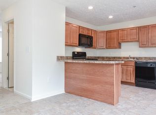 126 Greenway Village Pl, Glen Burnie, MD 21061