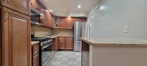 2076 E 55th St #3 Photo 1