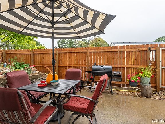 5th image of 1063 Gutridge Ln #A