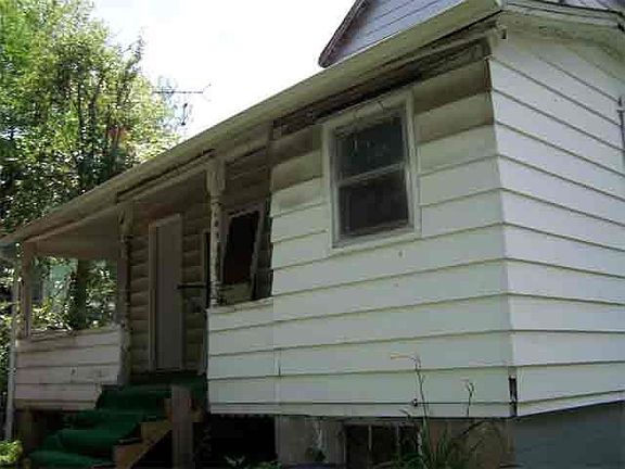 2nd image of 3175 Pine Hollow Dr
