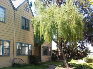 180 Gibson Dr APT 32, Hollister, CA 95023