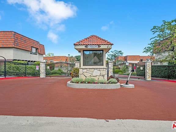 2nd image of 27912 Ridgecove Ct