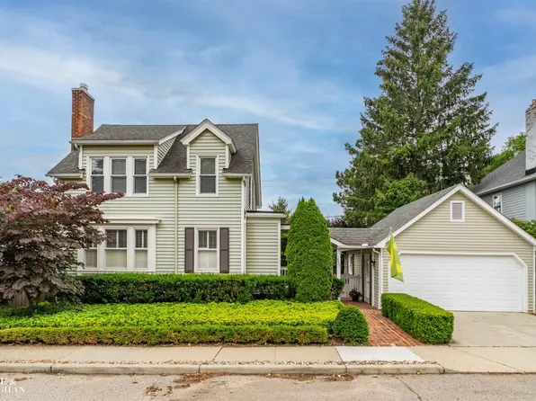357 Roosevelt Pl, Grosse Pointe, MI 48230