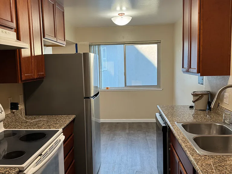 439 Vasquez Ct #4 — Photo 6