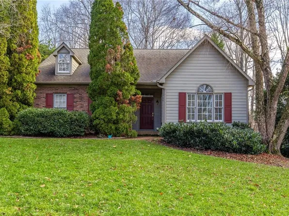 6409 Spyglass Dr, Greensboro, NC 27410