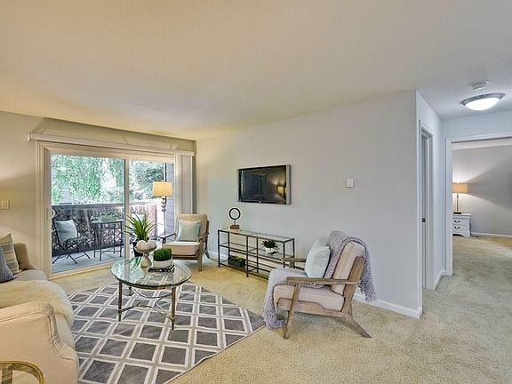 4th image of 916 Catkin Ct