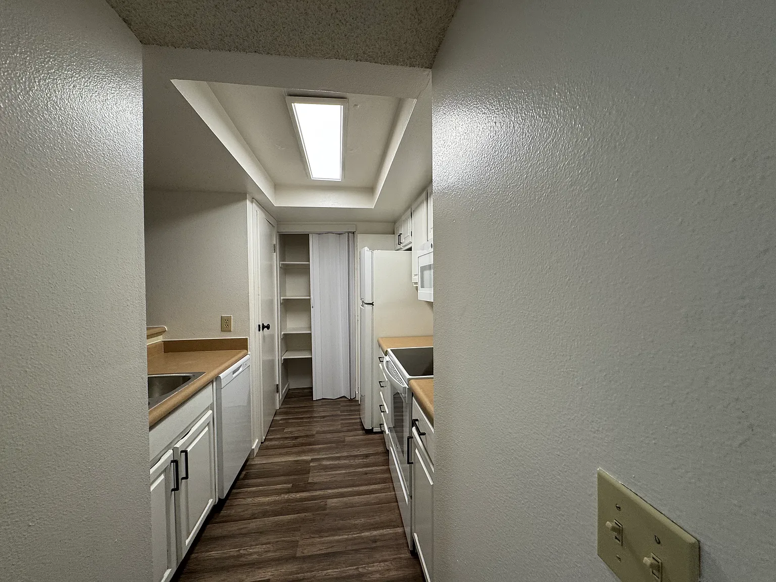 3 bed, 1134 sqft, $2,450 — Photo 2