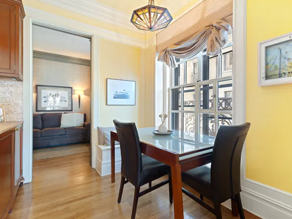 2109 Broadway image 3 of 7