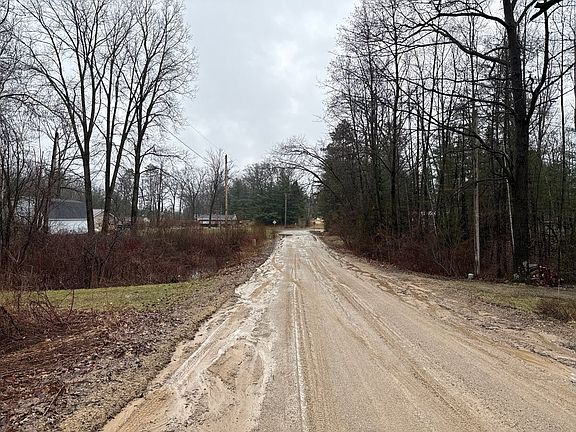 5th image of 3060 Hazel Rd