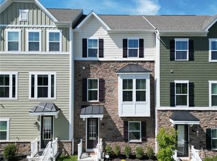 2013 Hemlock Ln, Mars, PA 16046