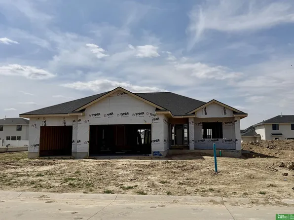 12358 Lake Vista Dr, Papillion, NE 68046