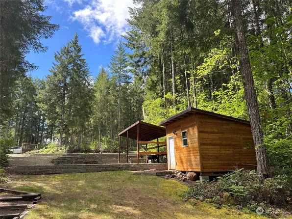 21 N Wood Duck Court E, Hoodsport, WA 98548