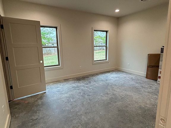 5th image of 740 Grand Valley Loop